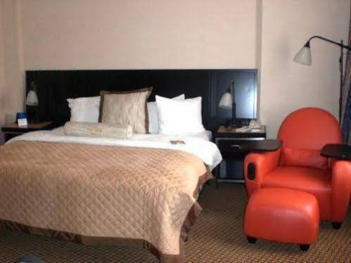 Crowne Plaza By Ihg Saddle Brook