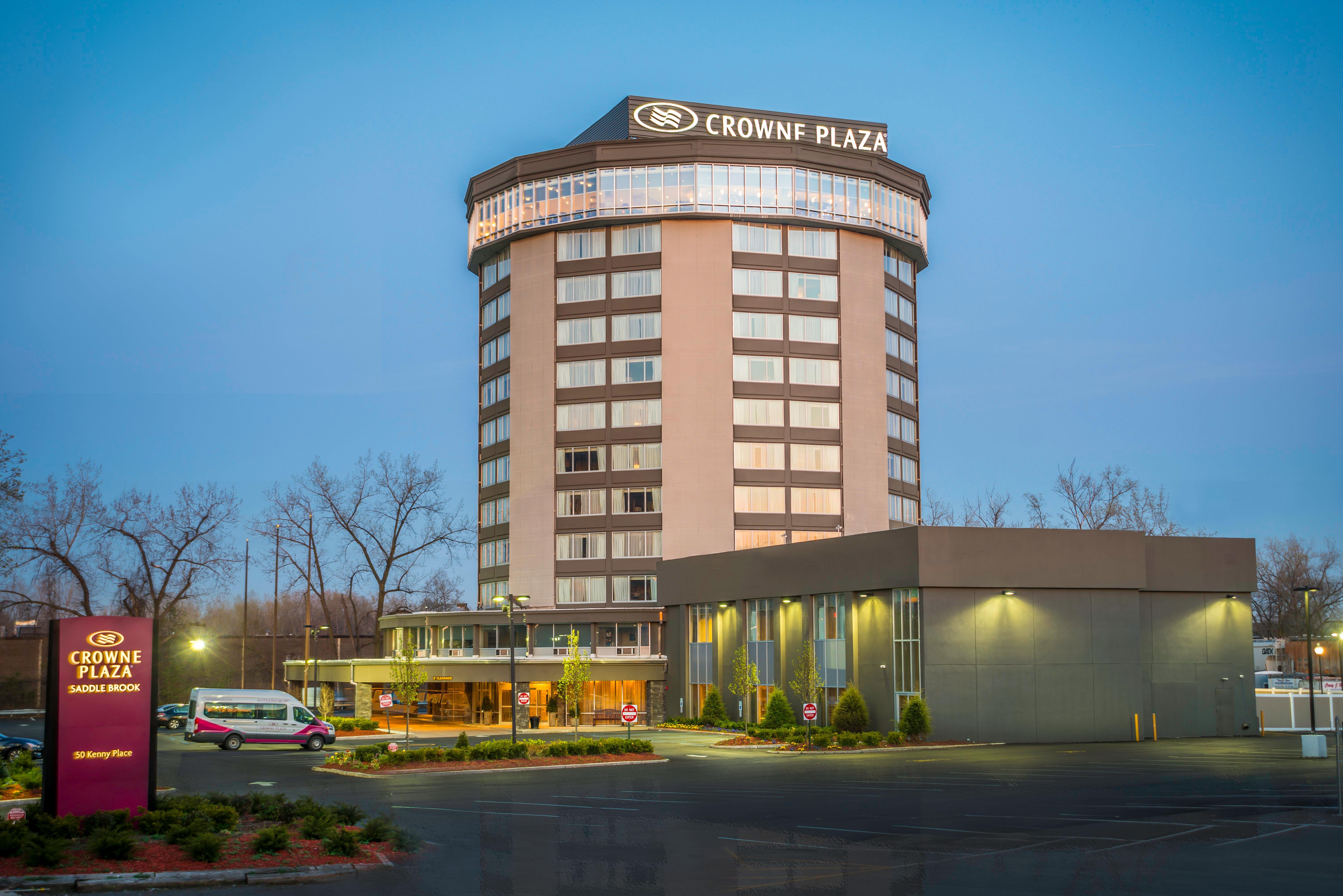 Hotel Crowne Plaza By Ihg Saddle Brook