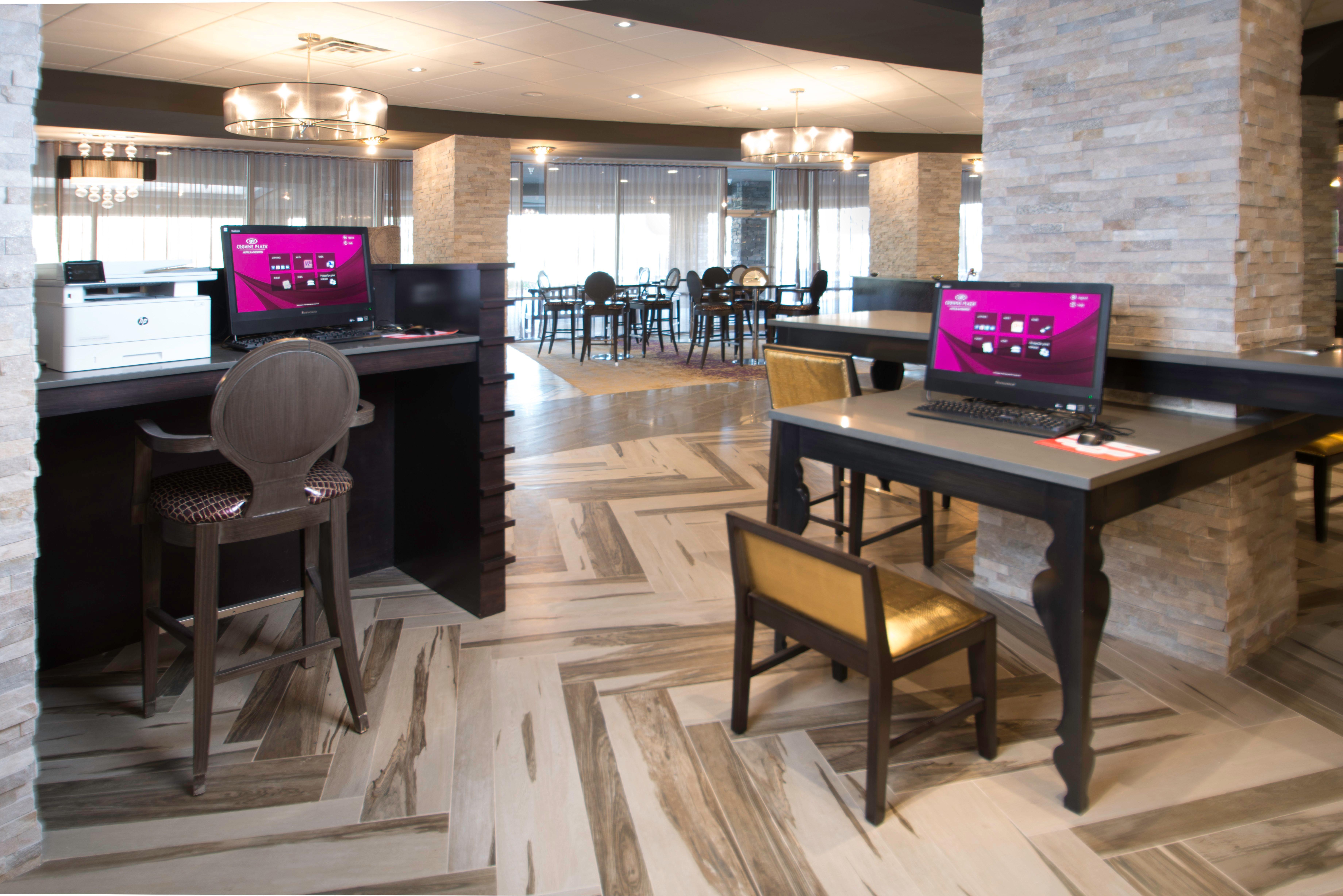 Crowne Plaza By Ihg 4*