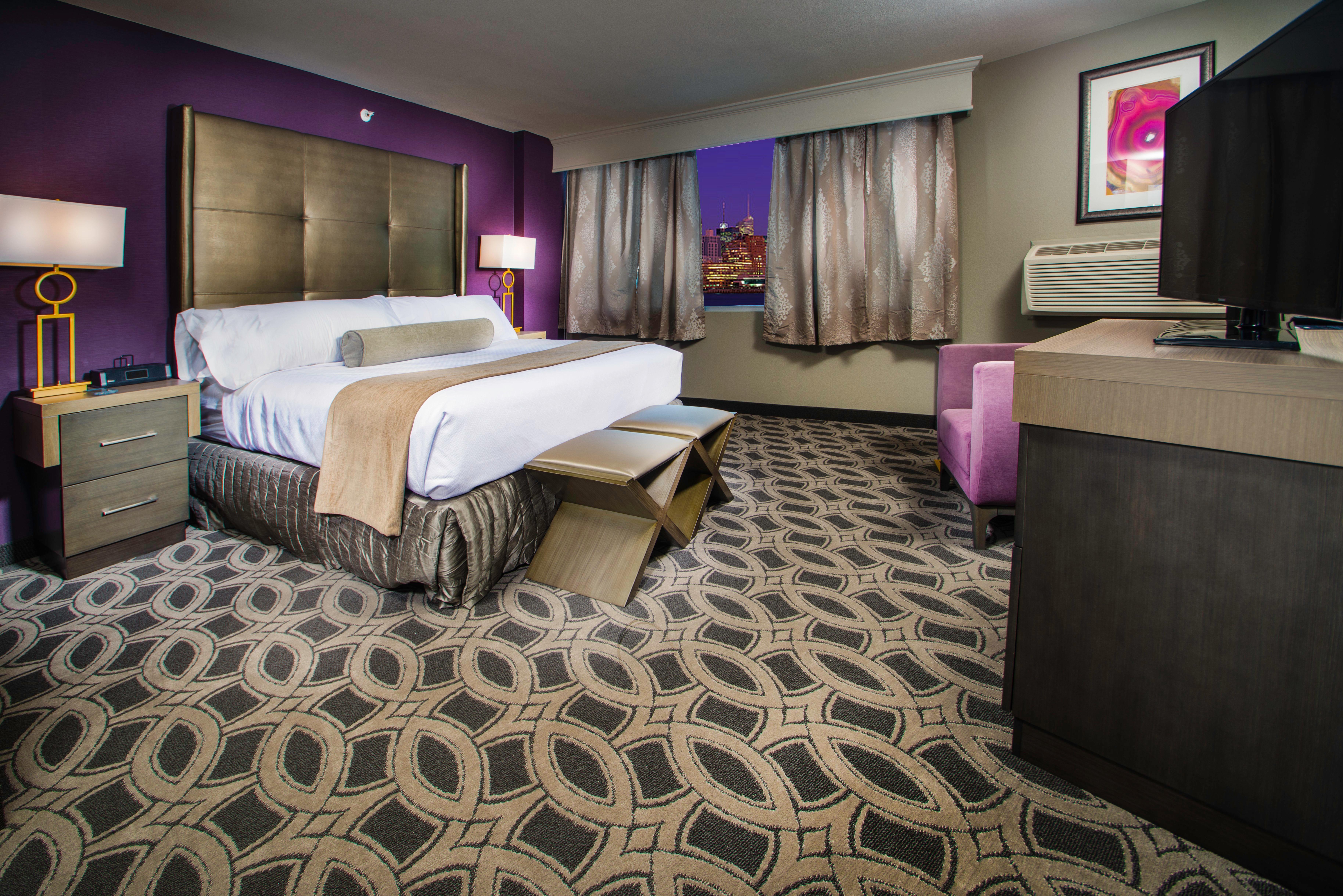 Crowne Plaza By Ihg Hotel 4*