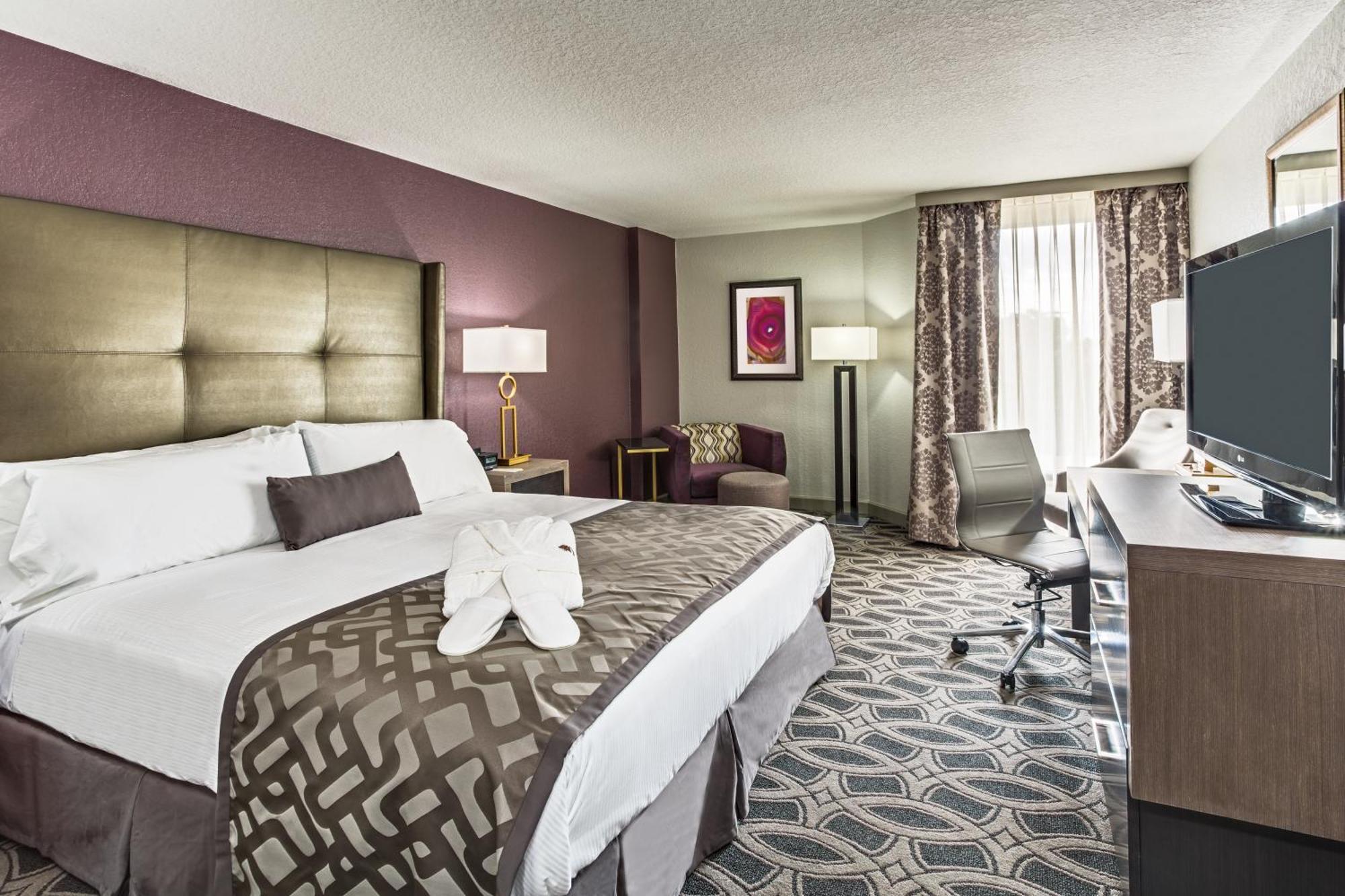 Hotel Crowne Plaza By Ihg 4*